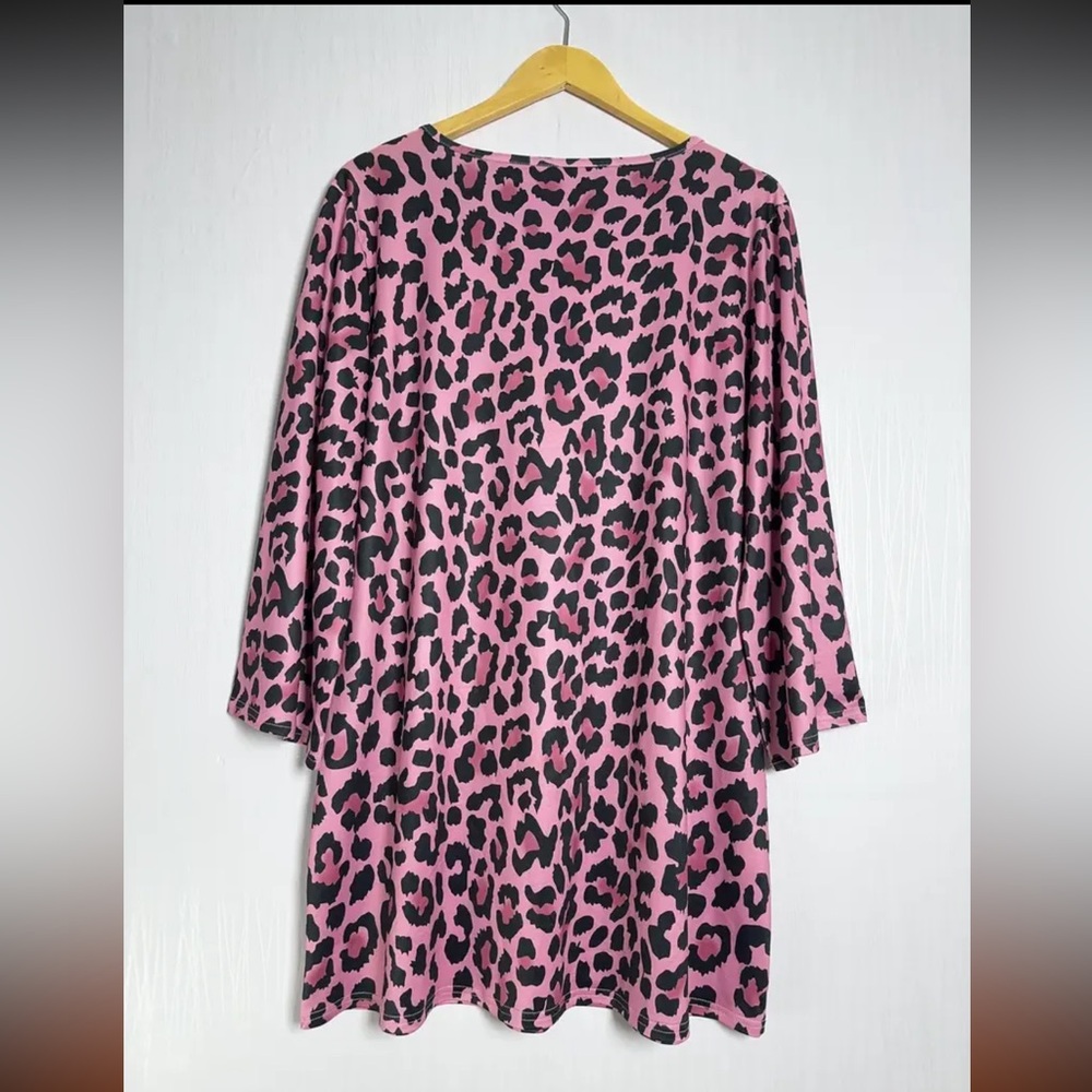 Plus Size Leopard Print T-Shirt - 3/4 Sleeve